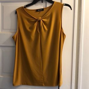 Nine West- Spicy mustard yellow color keyhole sleeveless top